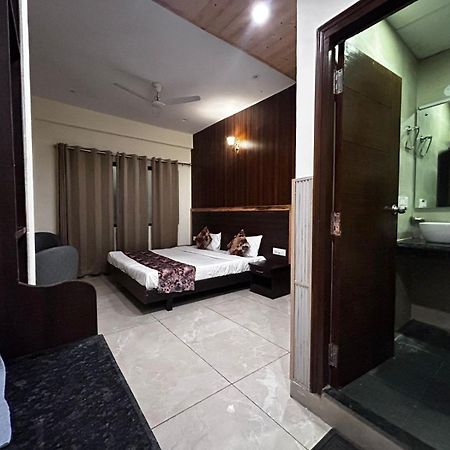 Hangout Inn Bhāgalpur Exteriör bild
